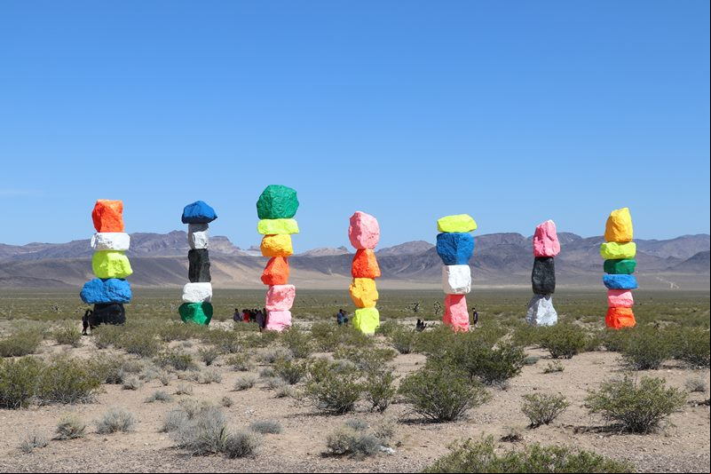Seven Magic Mountains (Sete Montanhas M